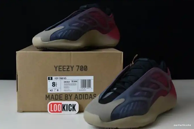 Fade Adidas Yeezy GW1814 700 V3 Carbon 0621